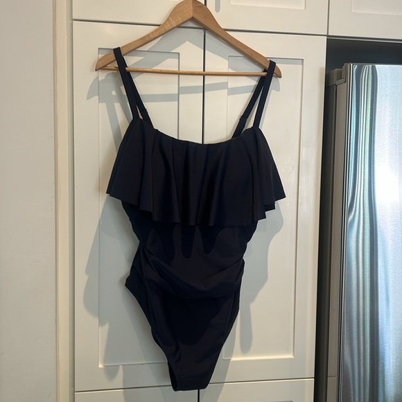 CUPSHE Navy Flowy Ruffle Trim Ruched Front Tummy Control Swimsuit Plus Size 2X - Picture 5 of 15
